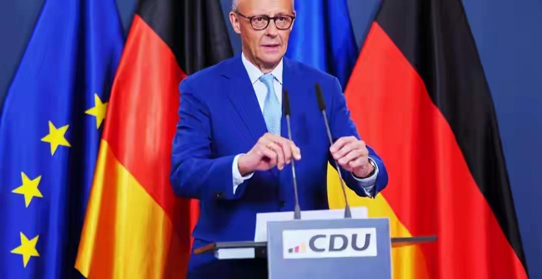 ​德国总理默茨对选择党的严重呼吁，视而不见，仍然对乌克兰采取军事援助，这一做法让