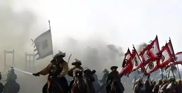 田见秀率部降清后，有人对多尔衮说：“此人是李自成的左膀右臂，地位和刘宗敏相当，不