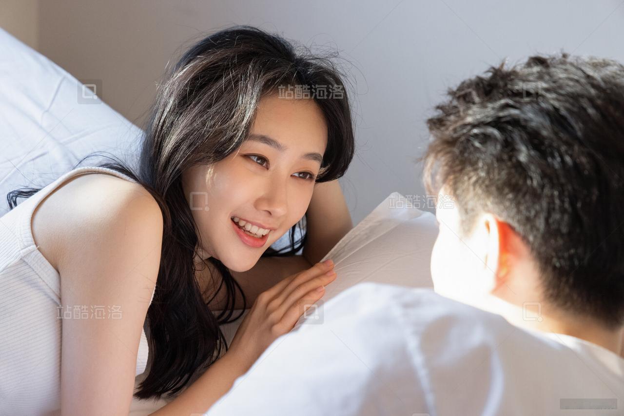 性学家说：“男人最好的补药是女人，无论多大岁数，只要和自己爱的女人在一起，你才会