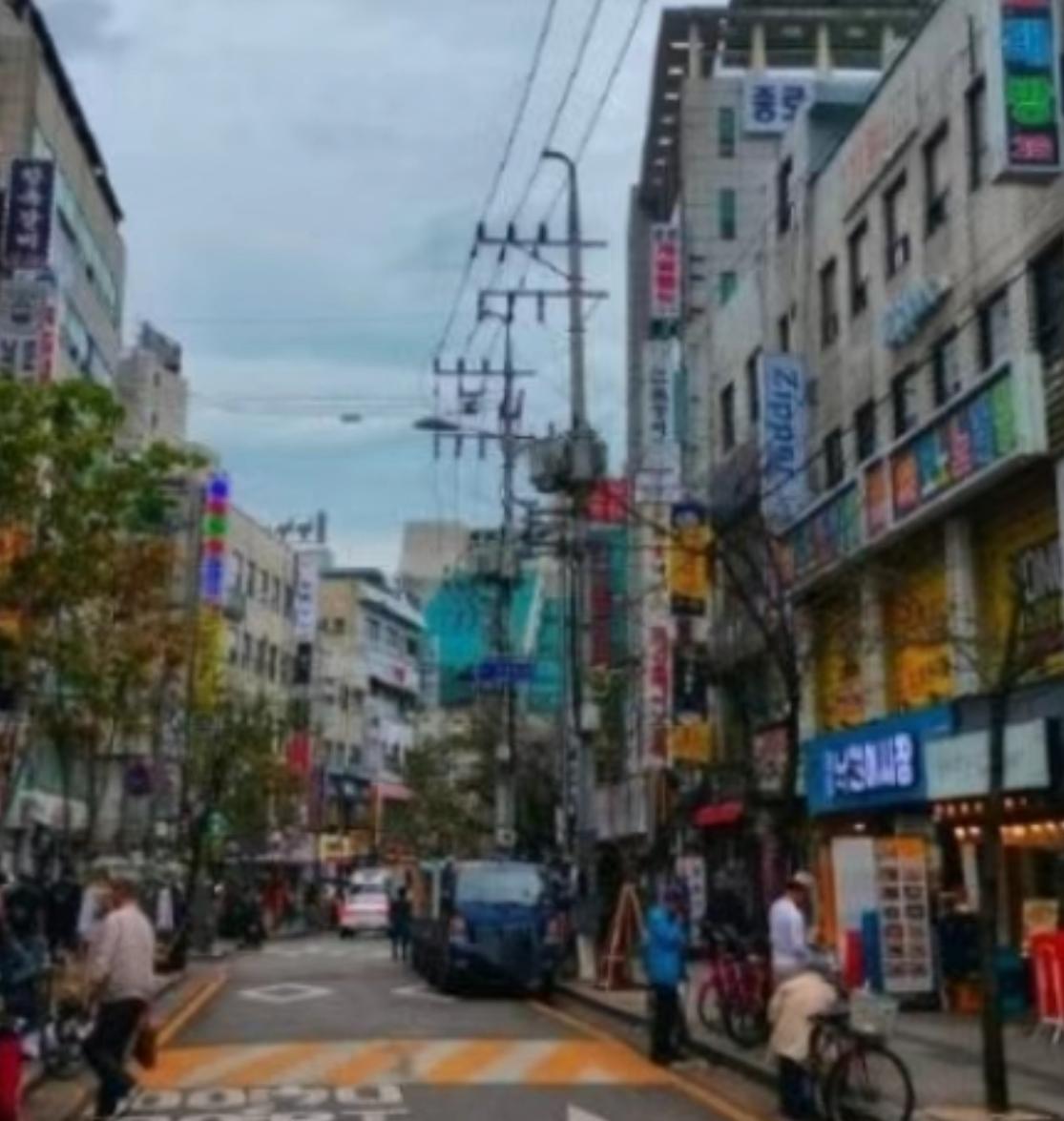 韩国人什么时候拥护过中国，中国只需要认真做好自己的事情，压根就不用在意别人怎么说