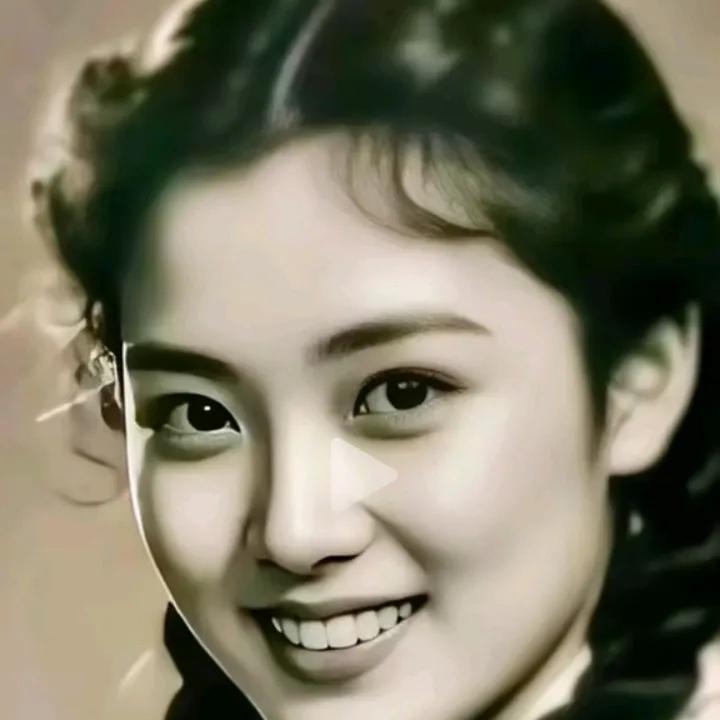 她的美貌秒杀朱琳，千年不遇的女神，清水出芙蓉的纯天然美女，现在娱乐圈所有女明星无