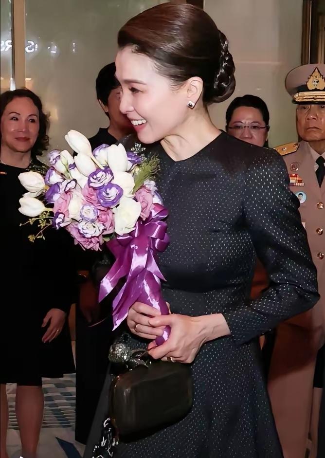 那些小主一定忌妒苏提达出尽风头。