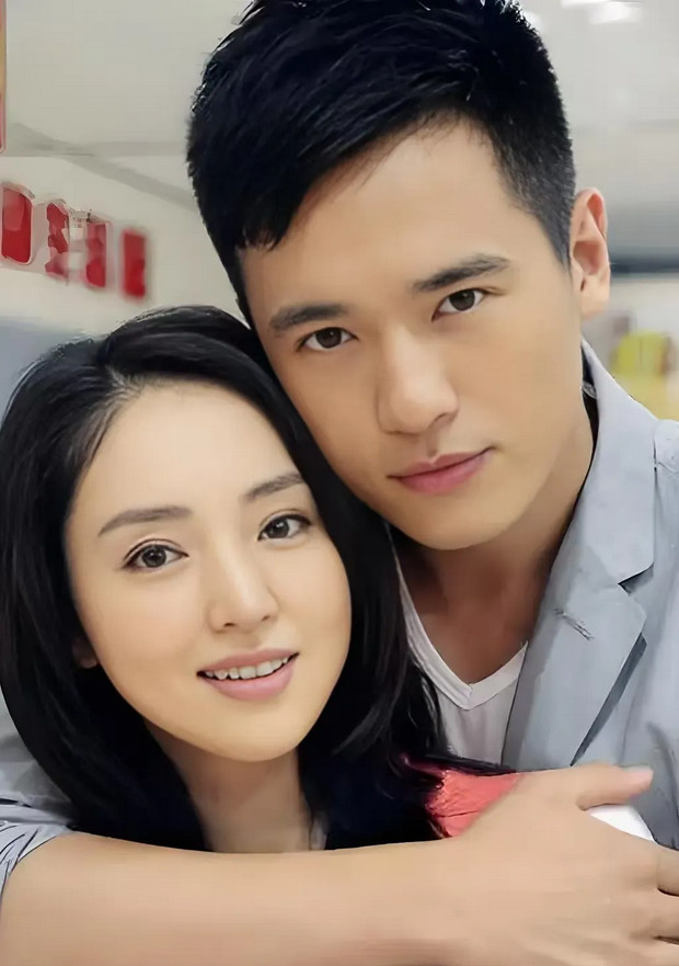 谁能来捋捋这事儿？为啥董璇在离婚后有那么长的空窗期，高云翔那边也没早早就再婚，两