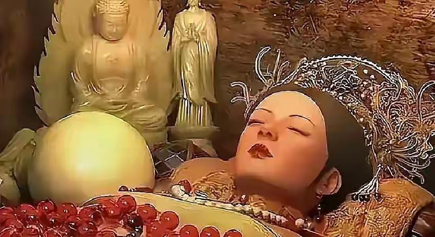 雍正死后，端妃被按着脑袋塞进皇陵殉葬，石门都快合上了，一个宫女突然把她拽了回来