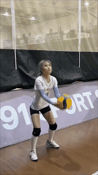 小脑发育都不全，这还打球？！[呲牙笑][捂脸哭][捂脸哭]