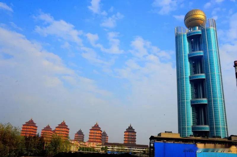 江阴华西村旗下最闪耀的资产—一村资本其实已经是无锡国资委监管下的控股企业了。