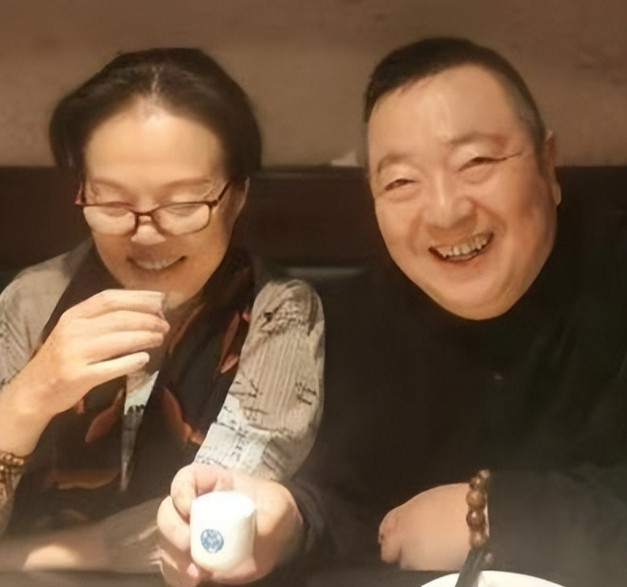 1992年，年仅36岁的主持人董浩，因误食海鲜送来医院时，肝脏已经全部坏死，医生