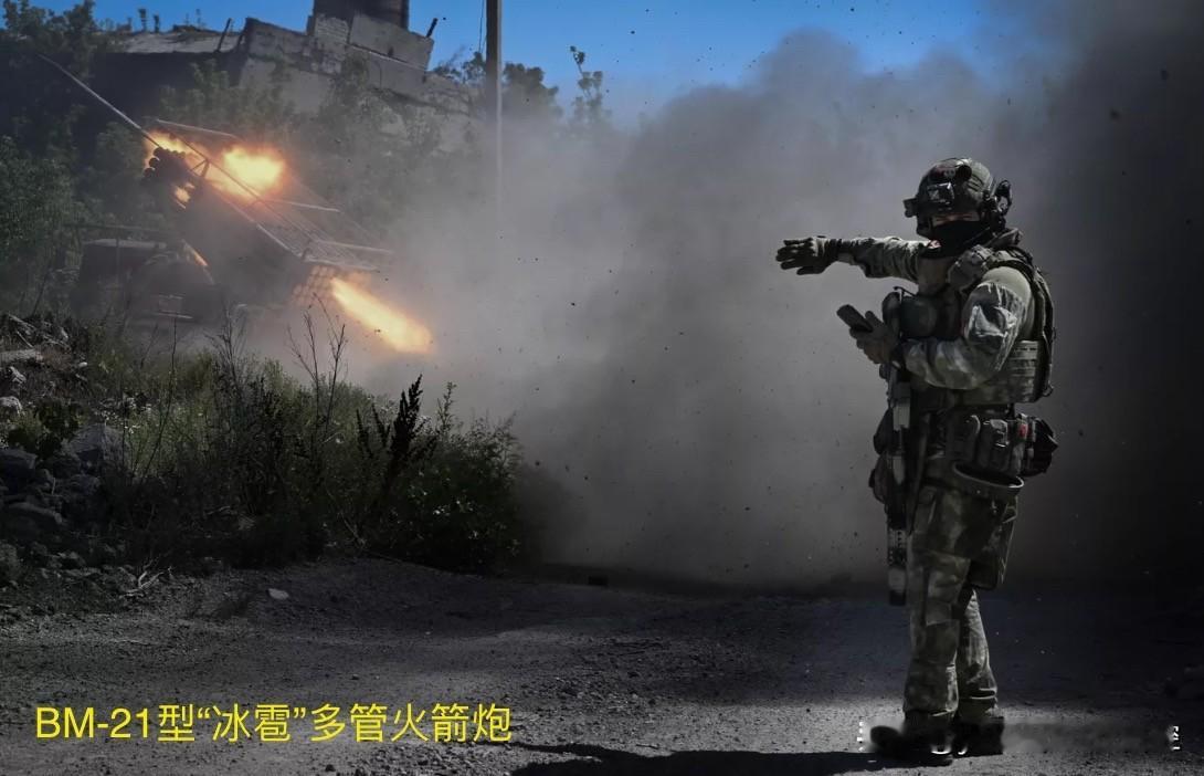 【俄军30日又攻占两村】俄军最近攻城掠地、势如破竹，明显地加强了进攻的