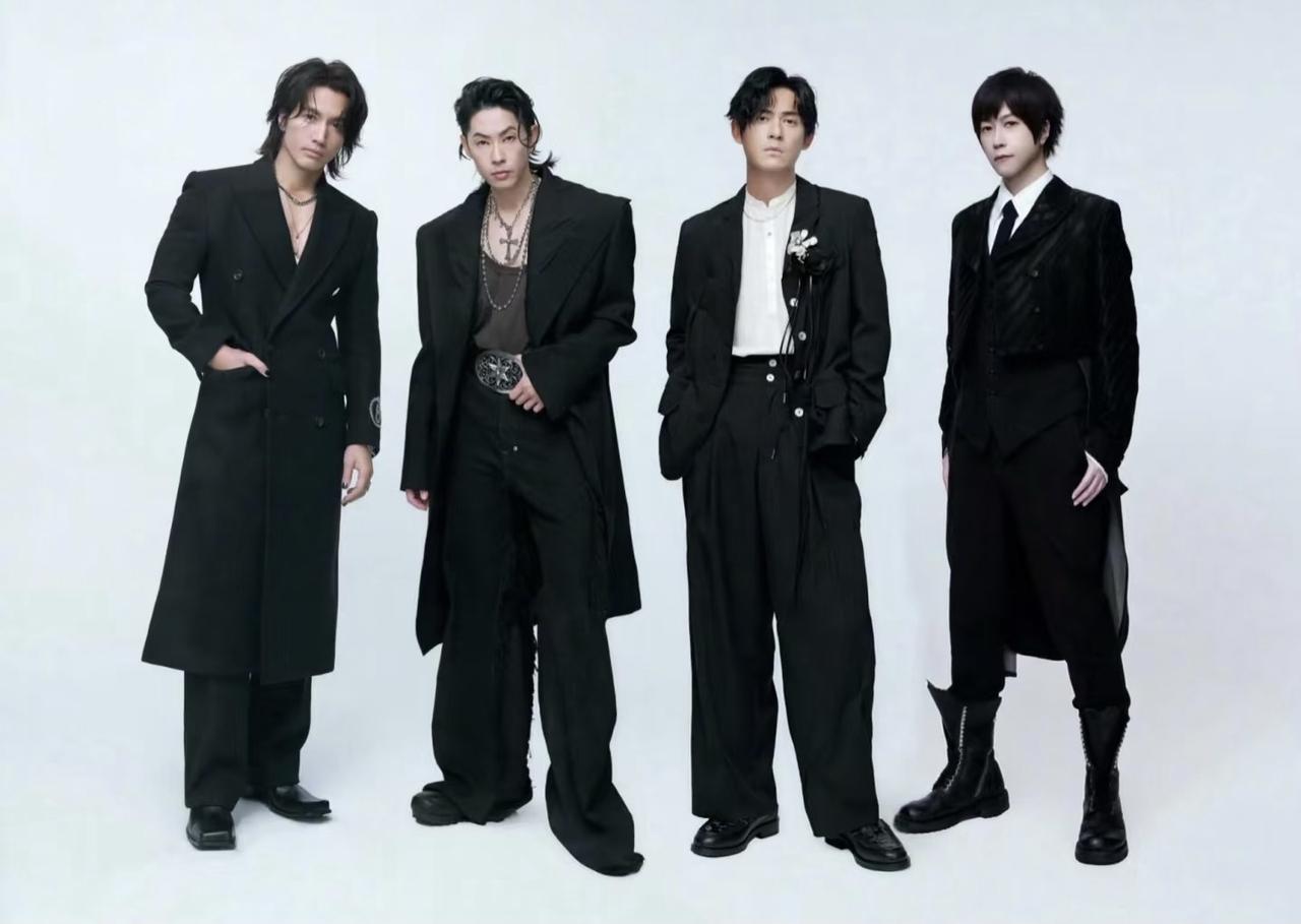 估计很多人都看出来了，F3和阿信的演唱会舞台，最让人不适应的不是没有朱孝