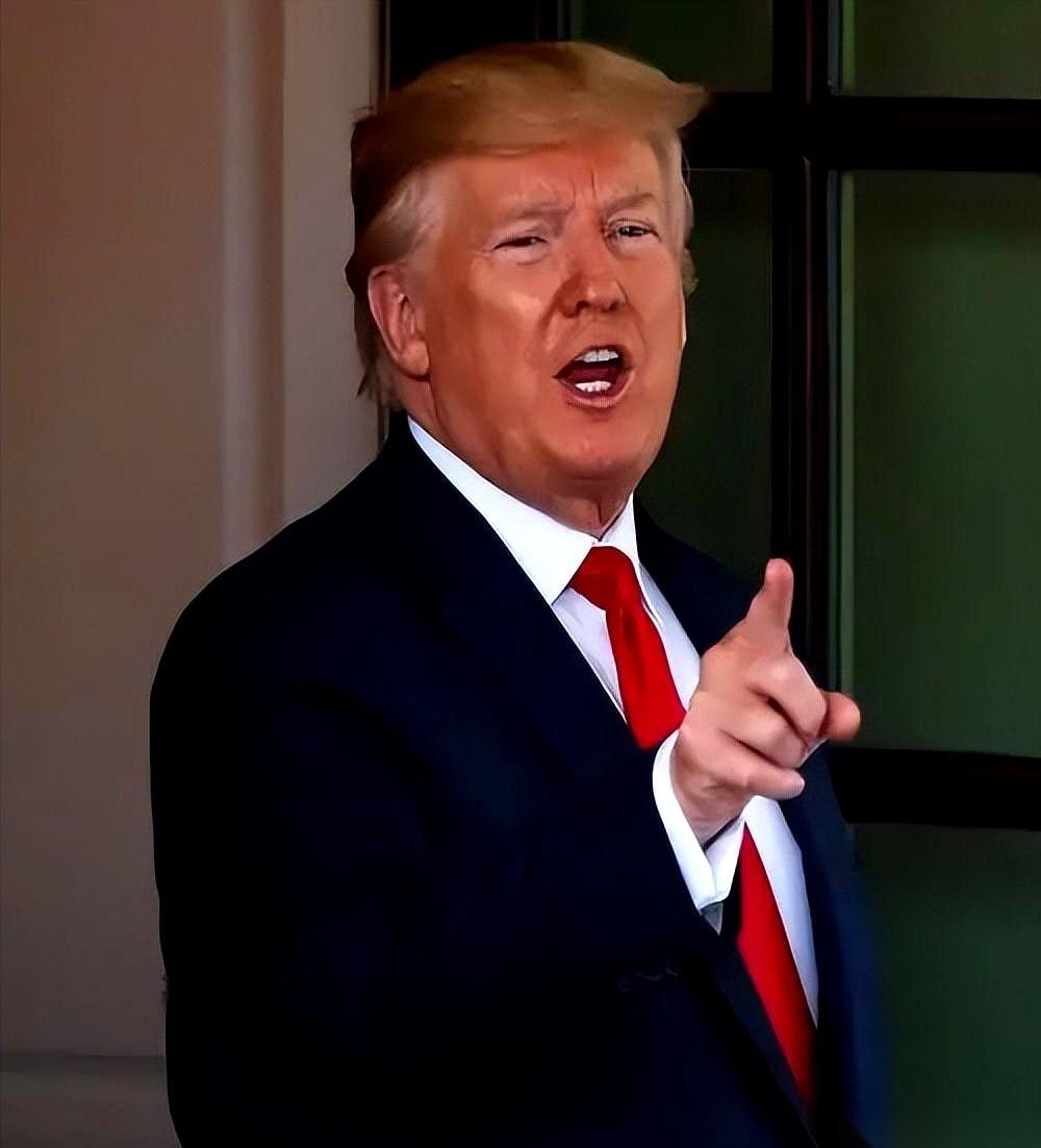 一声枪响，一个20岁的女兵，没了。就在感恩节，就在白宫旁边。开枪的，是个阿富汗