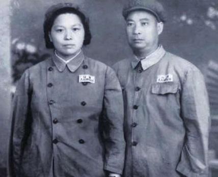 1939年，战友们给24岁的八路军副旅长介绍了一个女排长，谁知，当副旅长去找女排