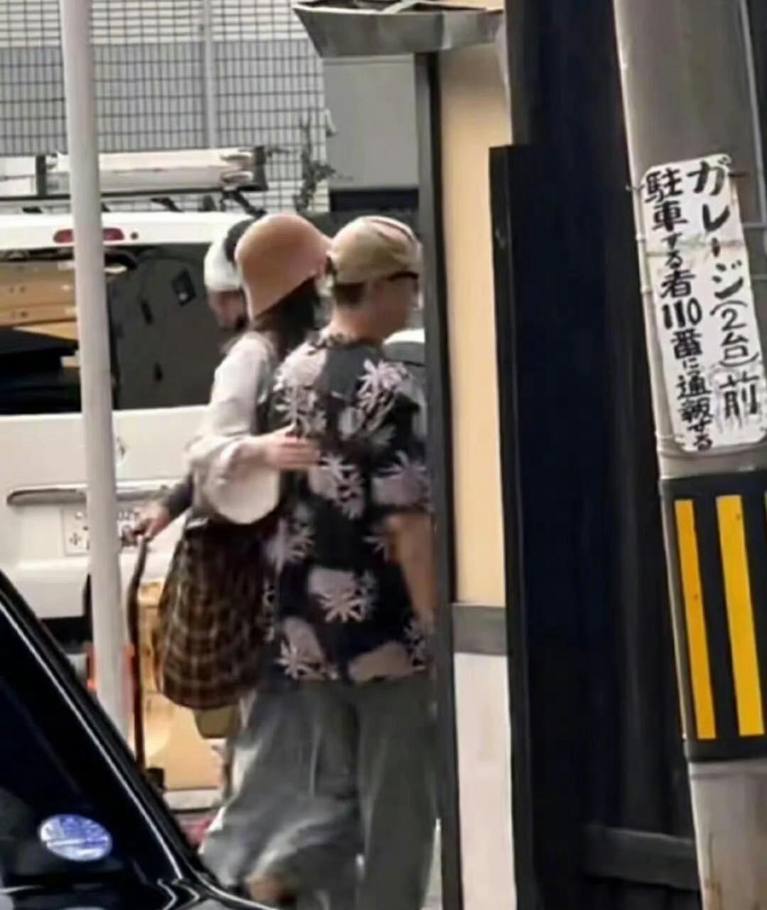 #何穗疑退圈引热议，与陈伟霆感情成焦点：是为爱回归生活还是另有规划？近日，“疑
