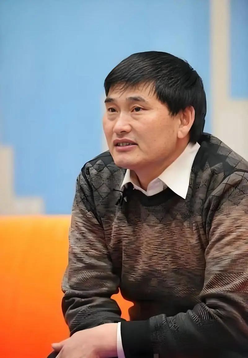 朱之文村子里的支书说，他这个人太抠了，村里想建个学校让他捐款，他一分钱不出。