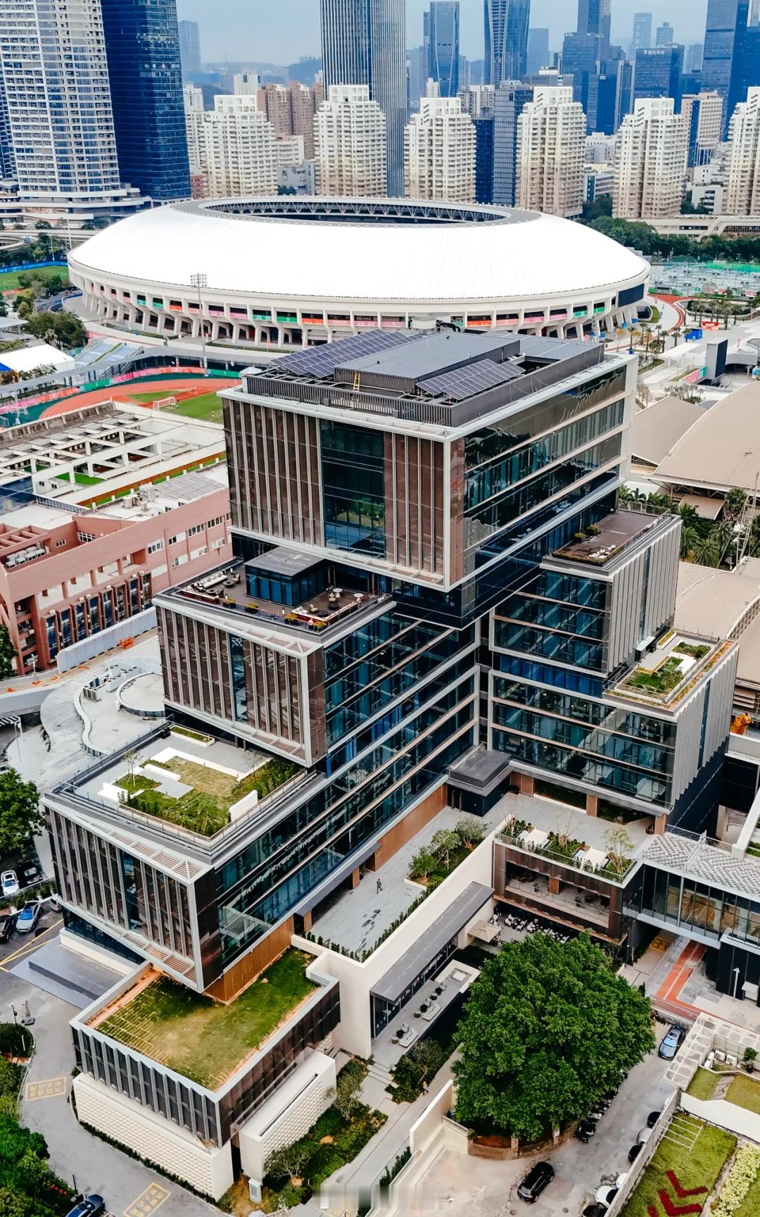 福田开了个新酒店，五洲体育中心酒店，就在体育中心隔壁。定位看了下是五星豪华酒店，