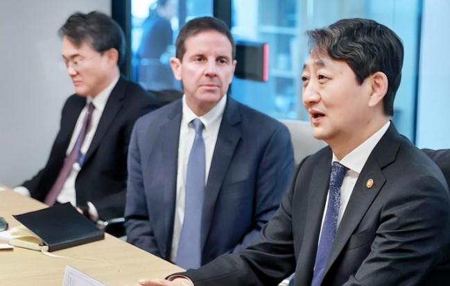 全球石油巨头急得如热锅蚂蚁，日韩越澳到处找油，中方岿然不动令西方很紧张！布伦特原