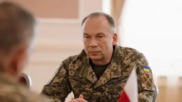 乌克兰武装部队总司令瑟尔斯基宣称，俄罗斯在前线的兵力损失是乌克兰的六倍。俄军每日