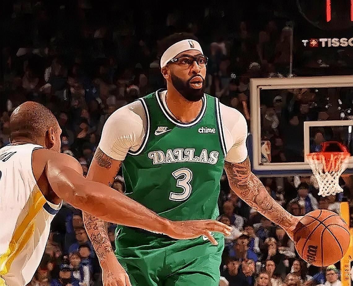 勇士正式加入浓眉争夺战！据NBA记者ChrisHaynes的报道，勇士正在考