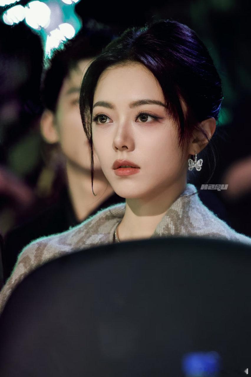 赵今麦赵今麦妹妹今晚还回家吗赵今麦昨晚W盛典，见了好多漂亮姐姐，晚上回