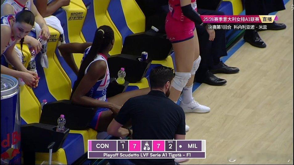 问题不大，没有受伤。女排朱婷