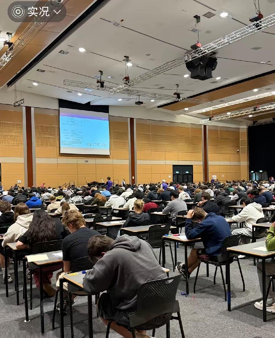 今天刷到一篇文章​​学校安排一位女大学生，无偿给留学生做翻译，被女生直接拒绝了