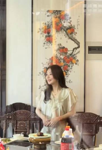 方媛在安徽芜湖南陵的舅舅家民宿拍摄，状态真好脸好小一个