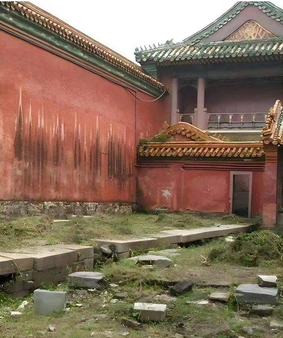 不要被电视剧骗了，这才是真实的冷宫，住一个月不抑郁才怪呢！​​​