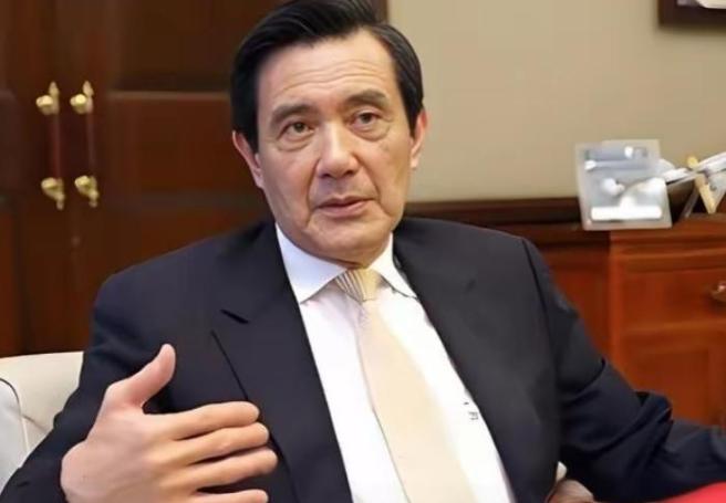 马英九最近一句话，又在岛内炸了锅。他说：“不承认‘九二共识’，两岸对话就是空