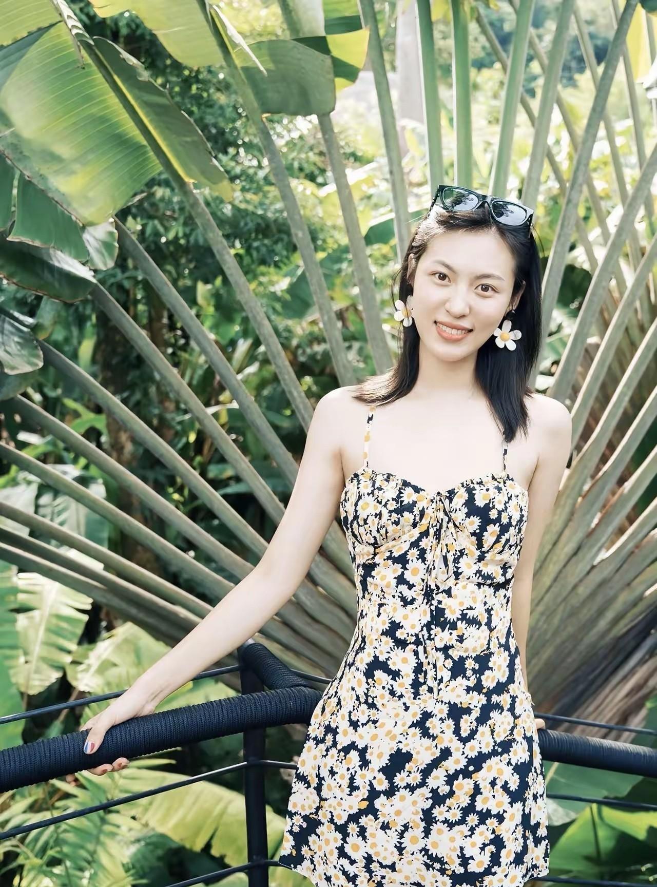 美丽动人。