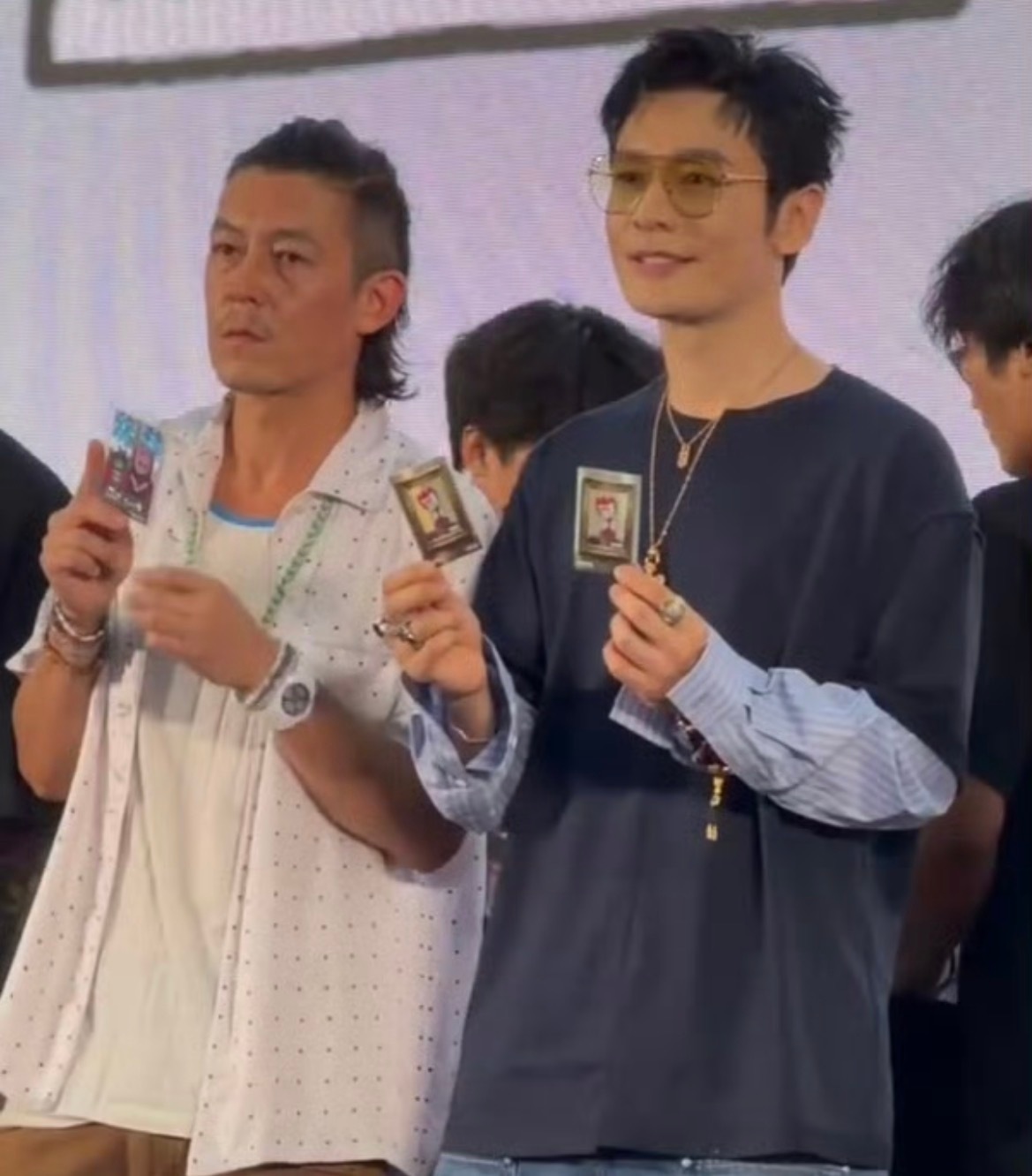 45岁的陈冠希48岁的黄晓明陈冠希到底经历了什么？怎么四十多岁看起来跟七八十岁一