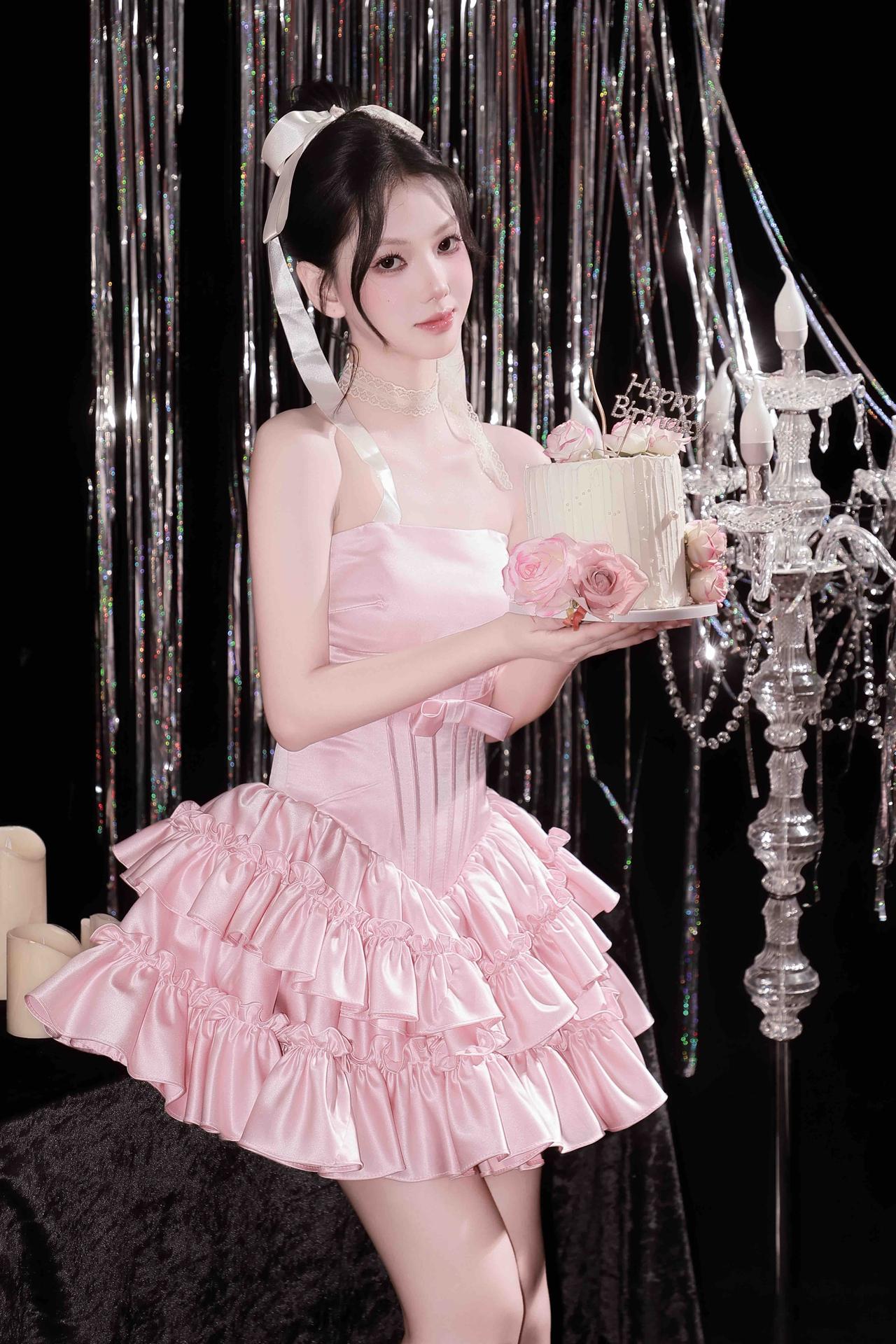 粉色城堡、蓬蓬纱裙、烛光蛋糕——今天是属于我的公主日。👑💗这组粉色公主生日