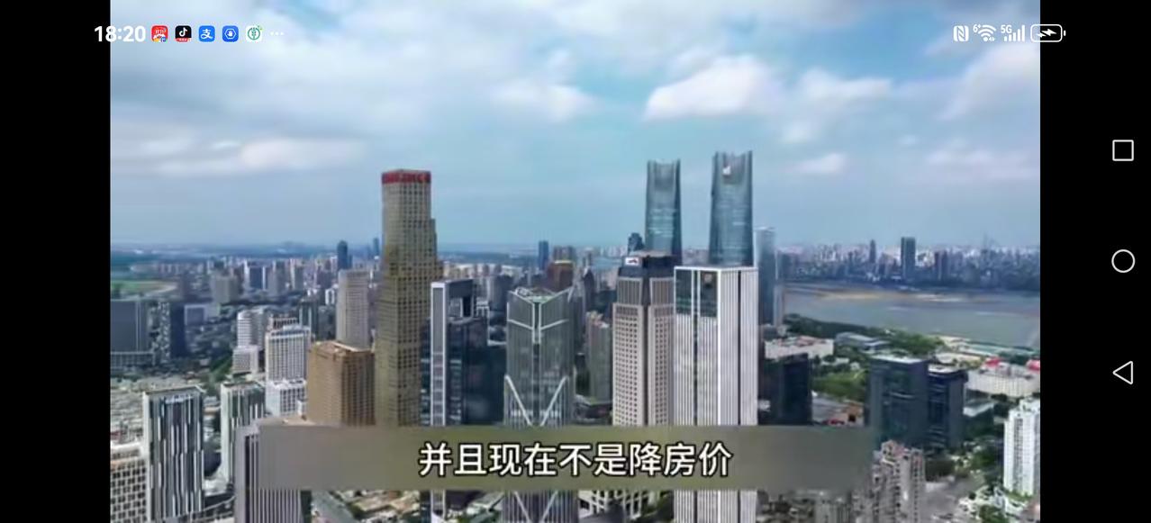 不能一概而论，有条件孩子的确困难，该帮还是要帮，如果孩子以啃老为理所当然，那该拒