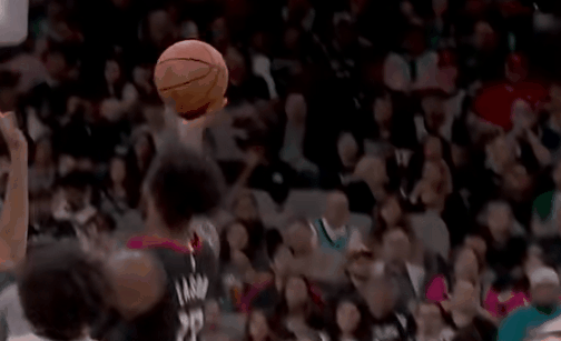 马刺击败火箭，本季最高的145分和21个三分球。背景：火箭本季防守第五，防三分球