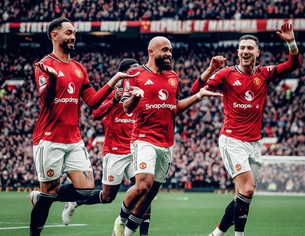 那个战无不胜的红魔要回来了？曼联凭借姆伯莫和B费的进球2-0战胜十人热刺，至此他