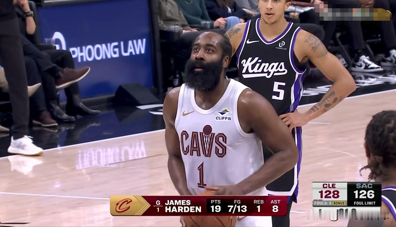 骑士主帅阿特金森怒赞爱将哈登！最近阿特金森教练在接受媒体采访时，聊到了刚刚加盟球