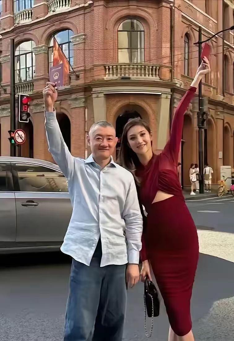 前上海市长之子汪雨再婚，新娘是小他18岁的时尚博主崔璨，这场婚讯没按狗血剧本走，