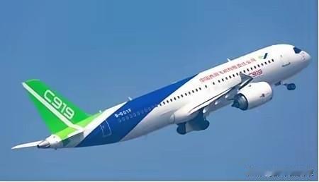 美国这一刀捅的可真够狠！一刀直插C919命脉，中国引以为傲的商飞C919客机