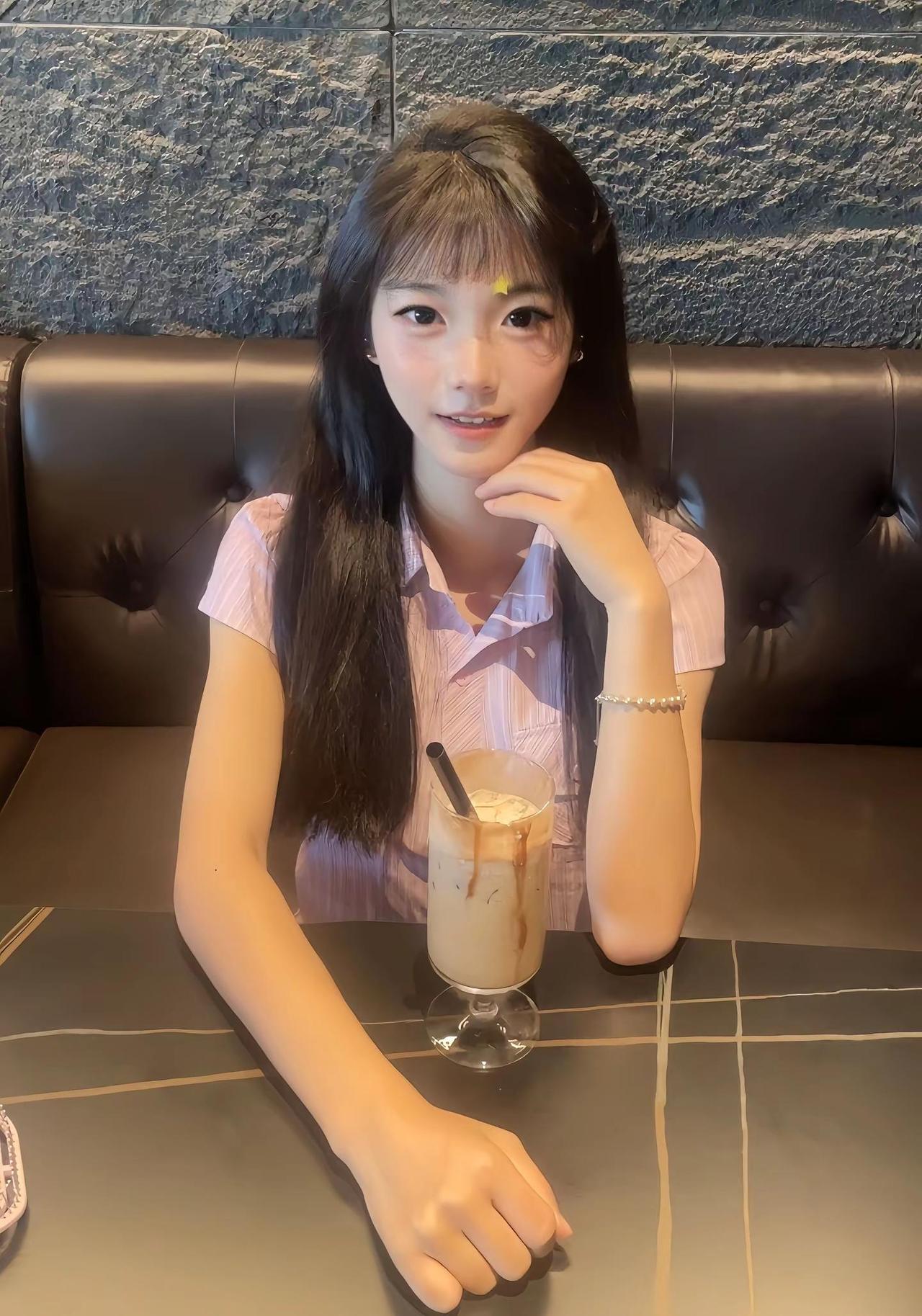 ·.*☕️💻❦🤎◟✦✩r‧₊˚我想我们应该坐在咖啡店一起发呆咖啡馆拍照