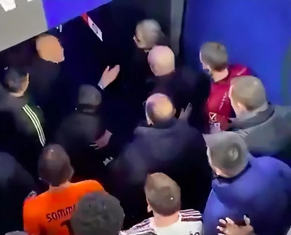 暴怒！尤文主帅+高层赛后集体围堵裁判基耶利尼：意大利足球完了北京时间2月15日