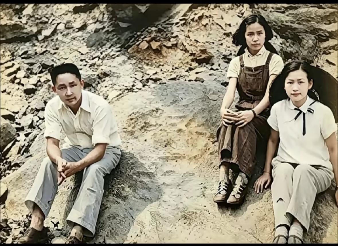 1935年北平香山，31岁的林徽因与弟弟林恒、妹妹林燕玉的罕见合影，他们三人都遗
