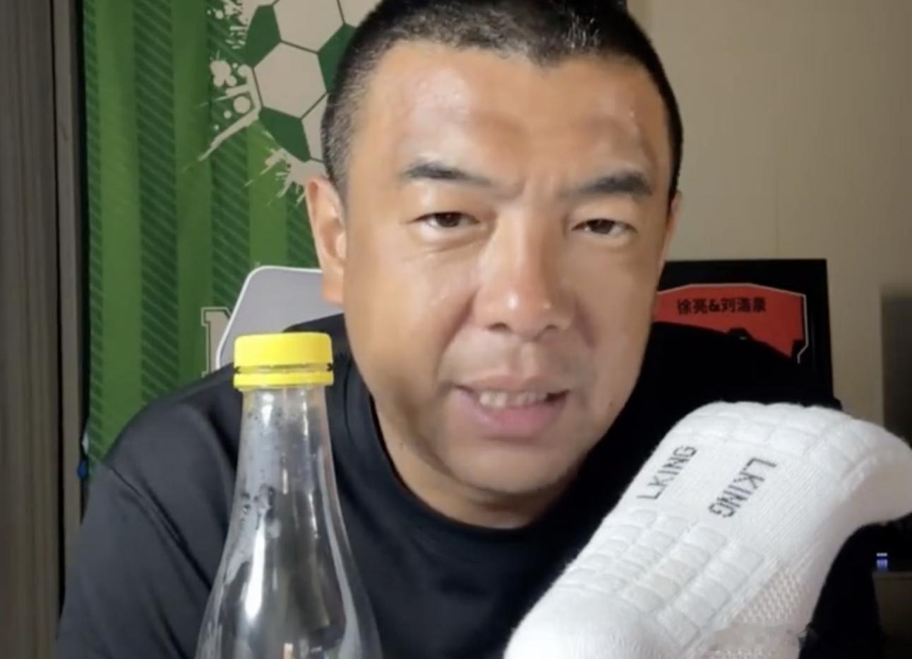 前国脚：我冒风险说一下，若李铁带队进了世界杯，他就不会出事了由于存在违法行为，前