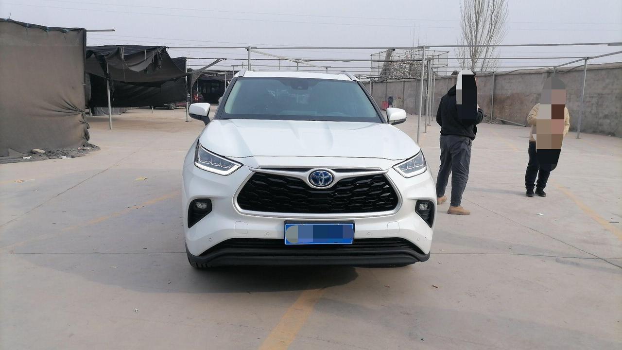 汉兰达也便宜了，17万就能买个精品的二手四驱中高配。前两天帮粉丝验了一台丰田汉