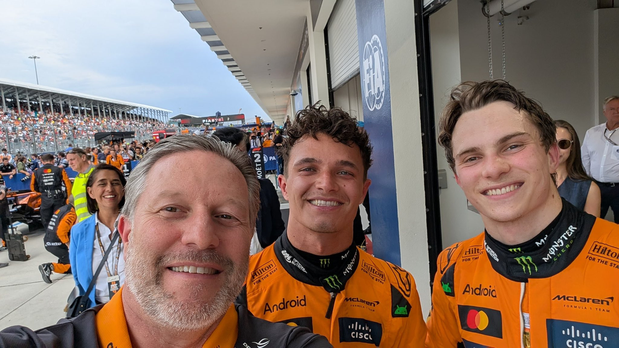 F1冷数据迈凯伦车队上一次包揽1-2，且领先其他车手至少30秒，是2007年摩