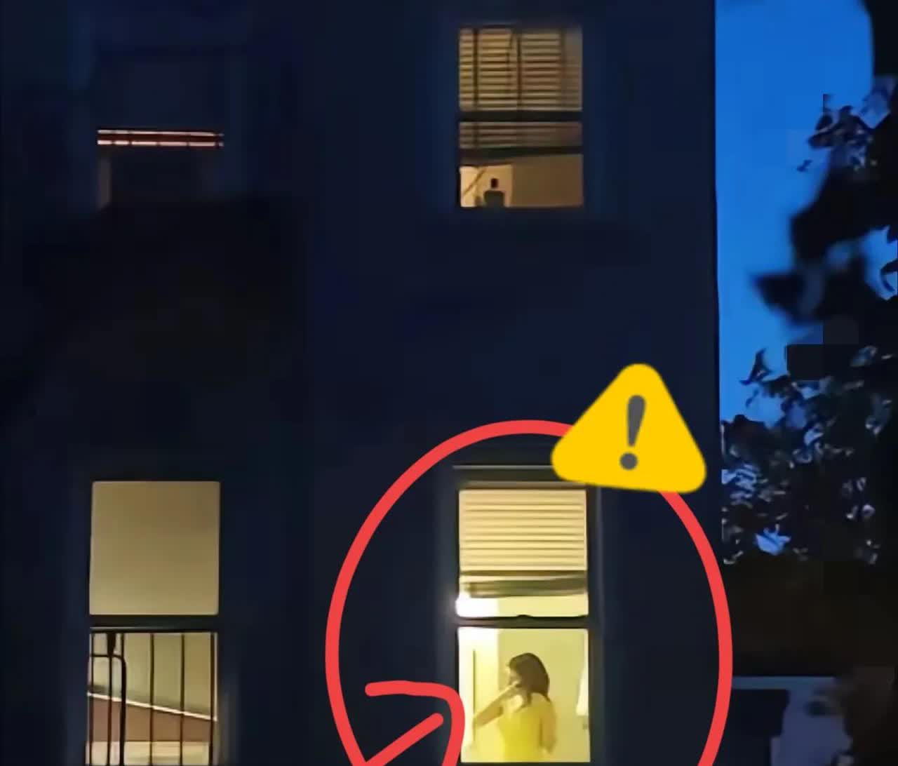 广东这波“裸居风波”真是越吵越凶，吃瓜群众都看傻了！女子嫌热在