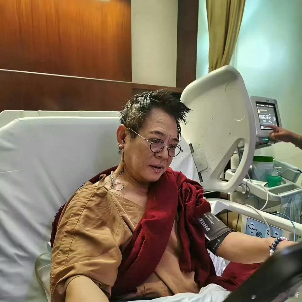 李连杰咋变得越来越年轻了？