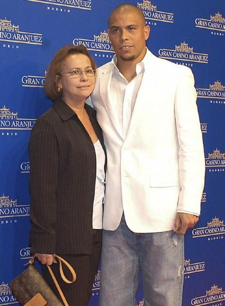 外星人罗纳尔多的母亲：“我年轻的时候每周都买彩票，希望能中头奖，但我万万没想到