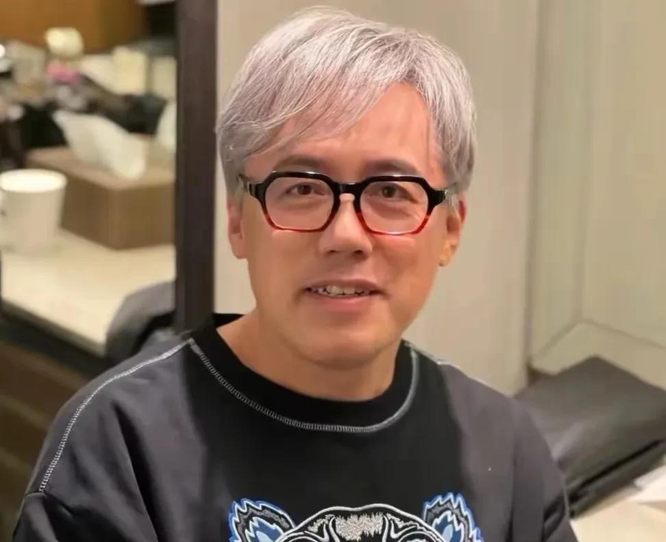 58岁张宇白发佝偻，肺炎感染4个多月，妻子已交代后事