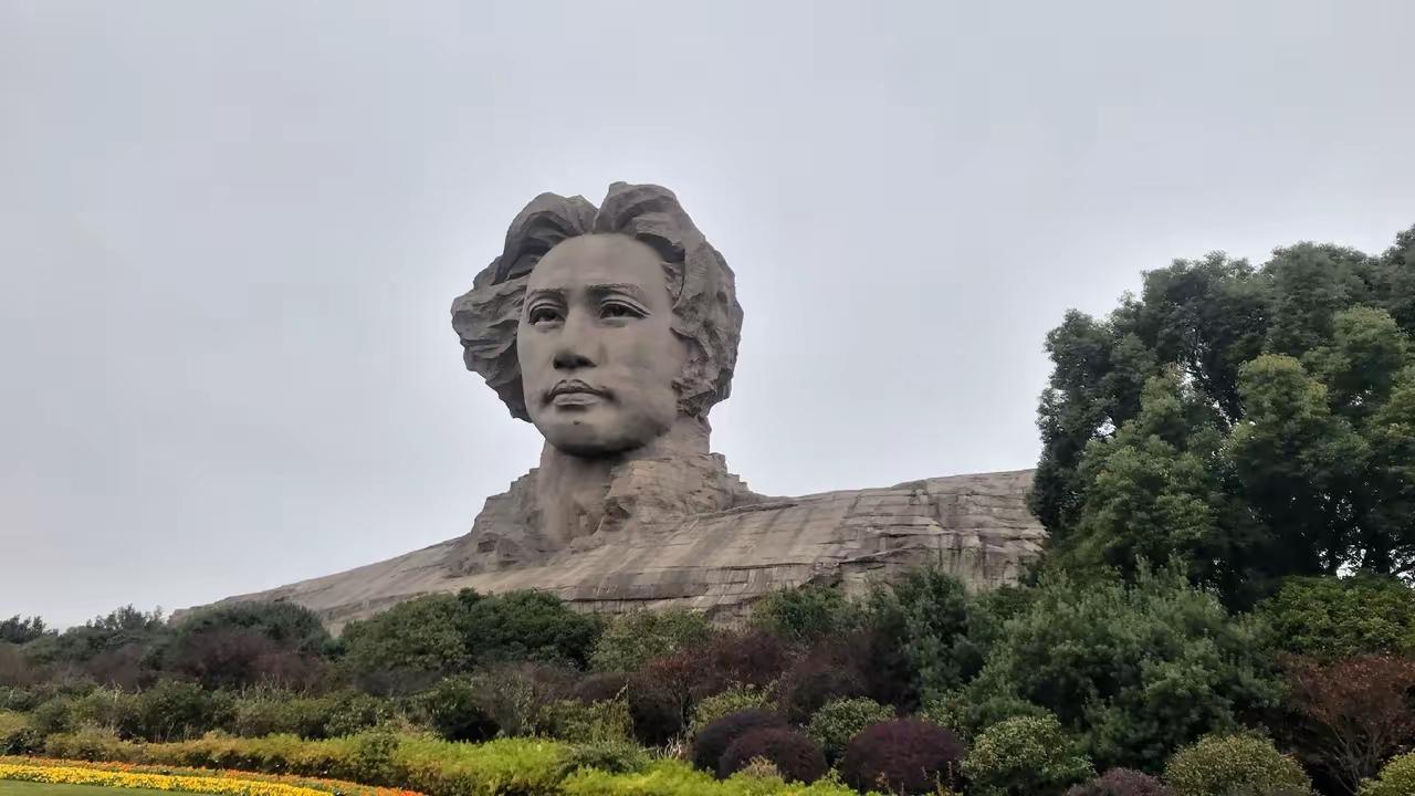 不就放个假嘛，国庆安排好了！10月1日：洗洗晒晒，吃喝玩乐；10月2日：追