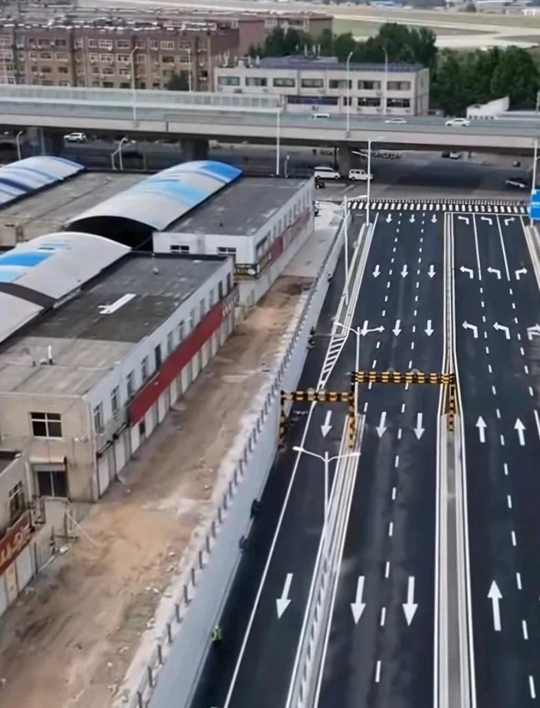 石家庄市留营片区时光街北延下穿石太铁路段（原开泰街地道桥）通车啦！以前这里交通状