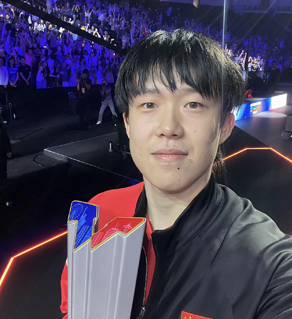 王楚钦真是救了王励勤和王皓一命！王励勤和王皓今晚估计要抱在一起痛哭！他俩从比
