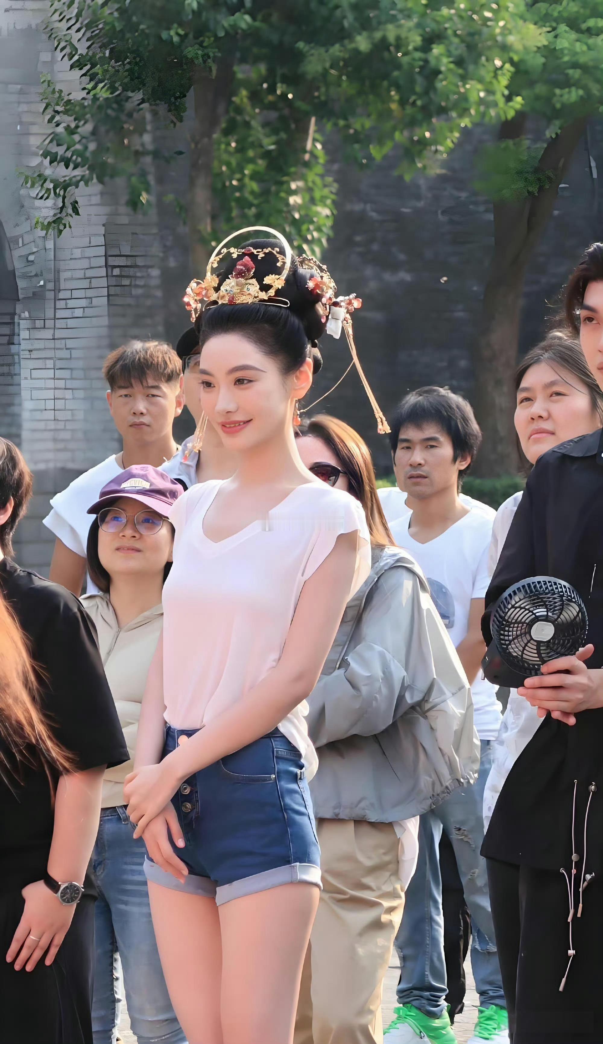 听说是网红四美之一​​​